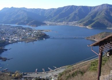 Danau-Kawaguchiko-dari-Kachikachi-yama-Ropeway