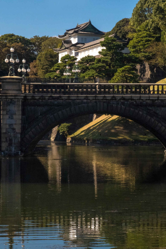 Jembatan di Taman Istana Kaisar