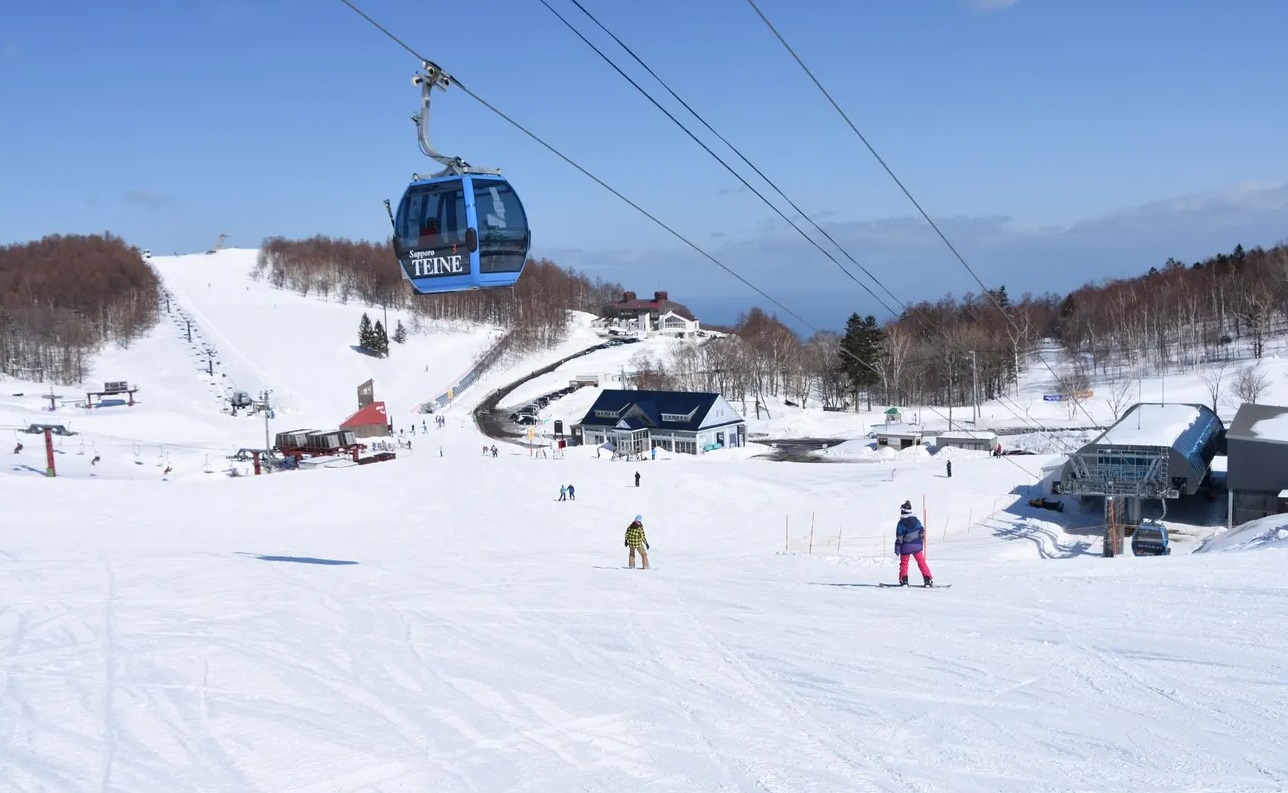 Pengalaman Ski di Resor Ski Sapporo Teine